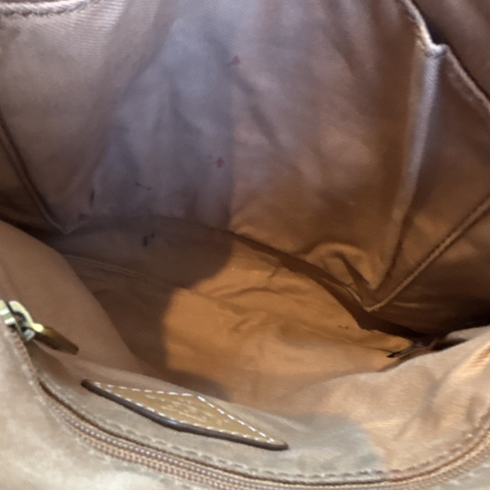 Fossil Tan Crossbody Bag with Zipper Accent, Gold Hardware, Inner Pockets - Picture 5 of 7